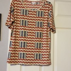 Lularoe shirt, fittef